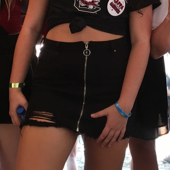 Black Jean Zip Up skirt - Picture 4 of 4